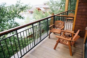 thumbnail: Bar (on property)