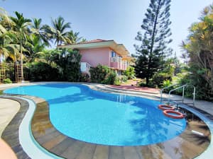 thumbnail: Outdoor pool
