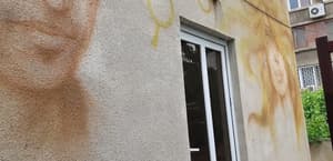 thumbnail: Exterior detail