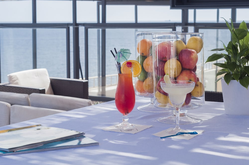 Poolside bar