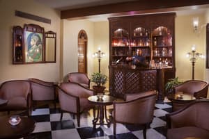 thumbnail: Bar (on property)