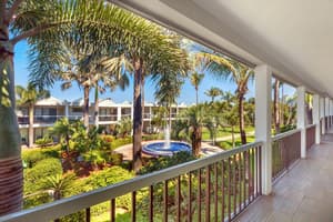thumbnail: Courtyard view