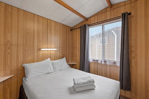 Economy Cabin Slps 4 (734) - Room