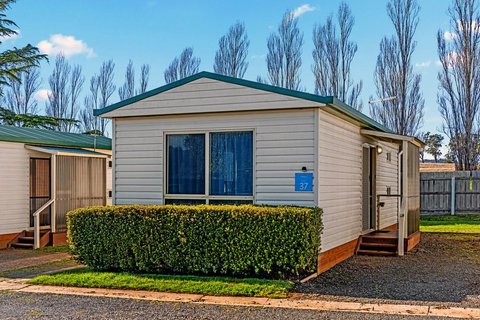 Standard Cabin Slps 6 (52)