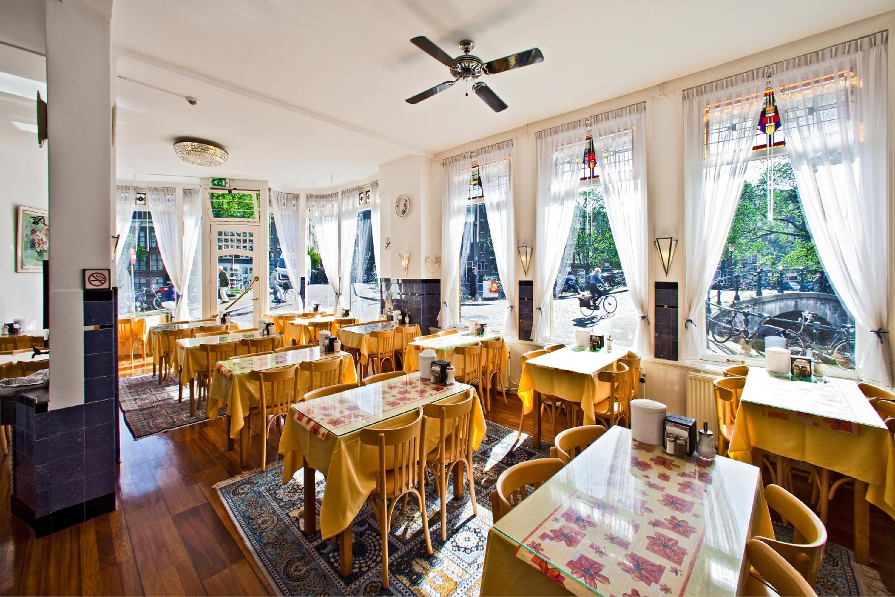 Restaurant-cafeteria