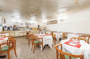 thumbnail: Breakfast area