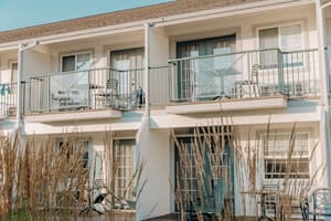 thumbnail: Exterior
