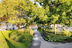thumbnail: Courtyard