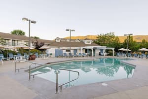 thumbnail: Pool