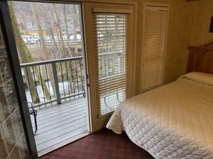 thumbnail: Balcony