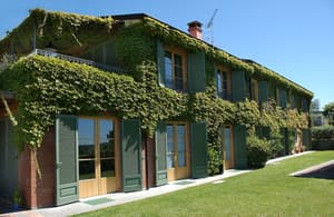 thumbnail: Exterior