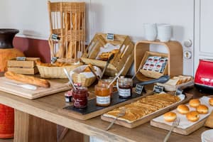 thumbnail: Breakfast area