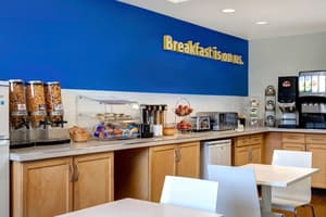 thumbnail: Breakfast area