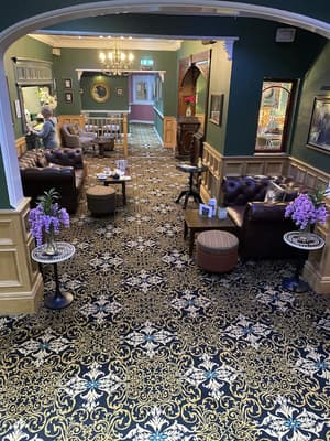 thumbnail: Lounge