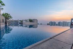 thumbnail: Rooftop pool