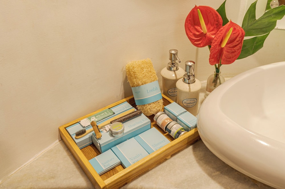 Bathroom amenities