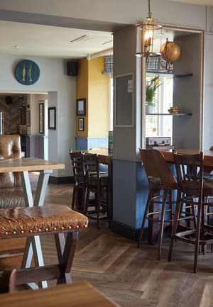 thumbnail: Bar (on property)
