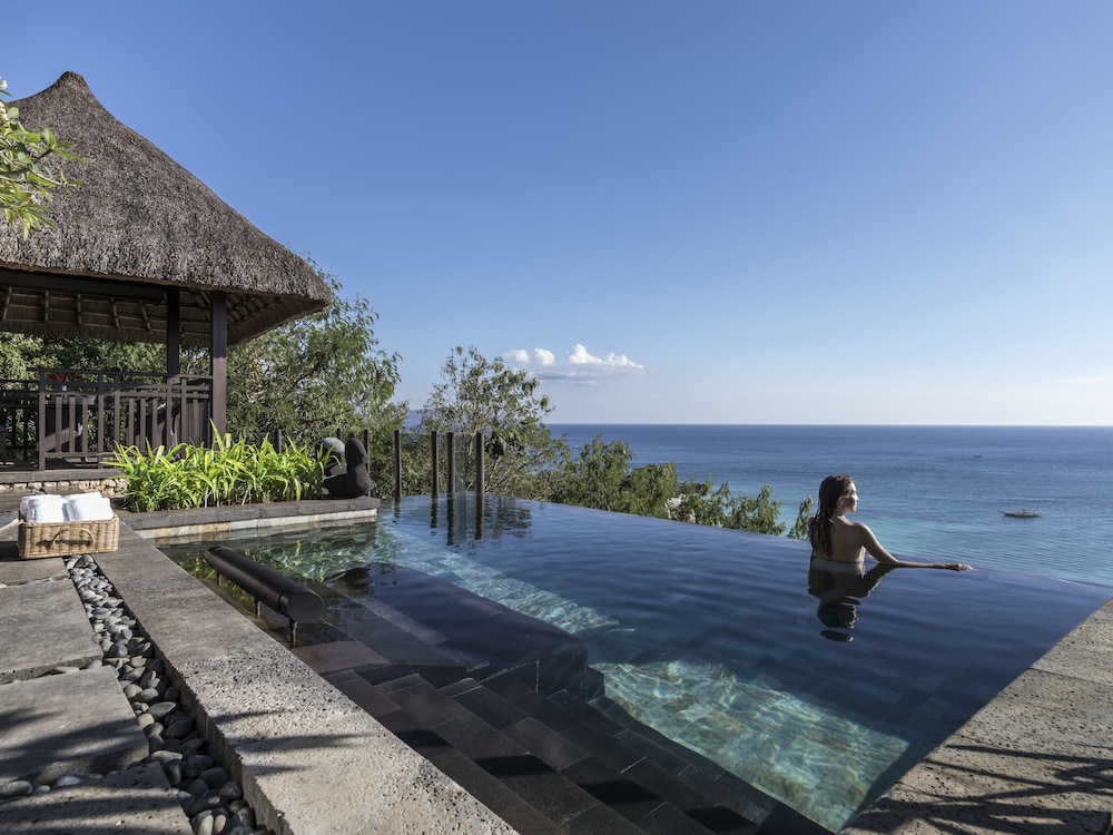 Infinity pool