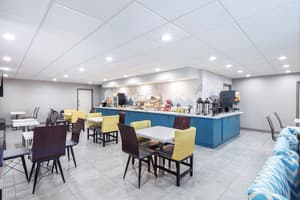 thumbnail: Breakfast area