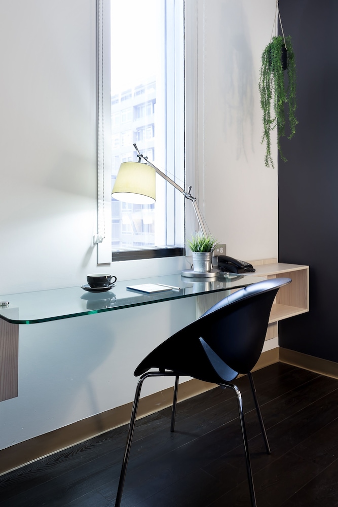 In-room business center