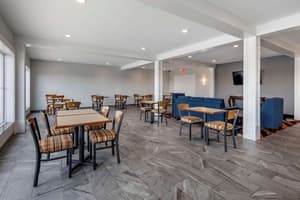 thumbnail: Breakfast area