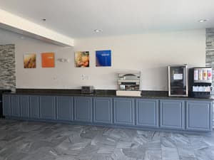 thumbnail: Breakfast area