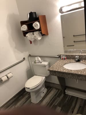 thumbnail: Bathroom amenities