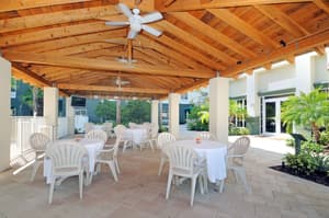thumbnail: Outdoor dining