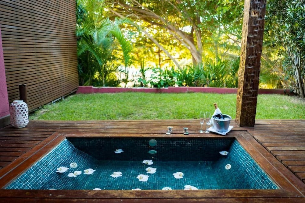 Private spa tub