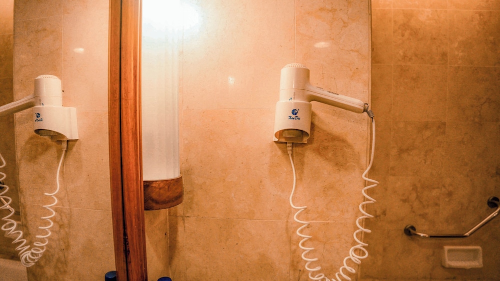 Bathroom amenities