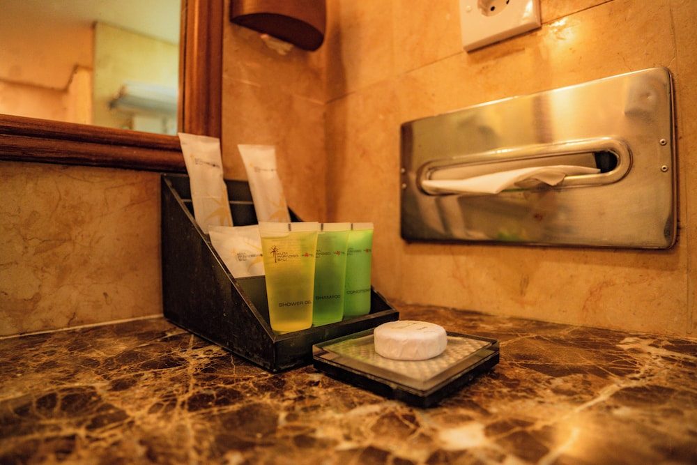 Bathroom amenities