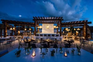 thumbnail: Poolside bar