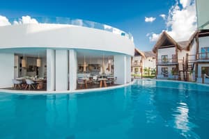 thumbnail: Outdoor pool