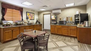 thumbnail: Breakfast area
