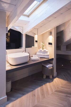 thumbnail: Interior