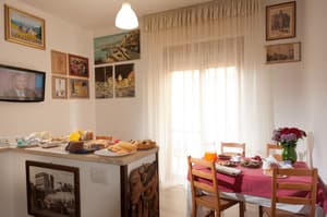 thumbnail: Breakfast area