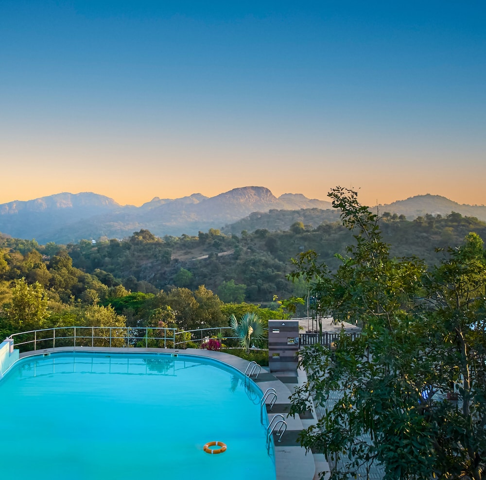 Rooftop pool