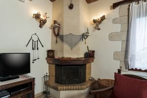 thumbnail: Interior detail