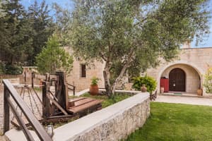 thumbnail: Property entrance