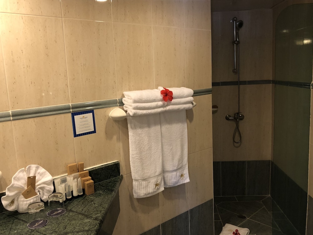 Bathroom amenities