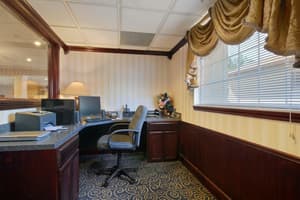thumbnail: Business center
