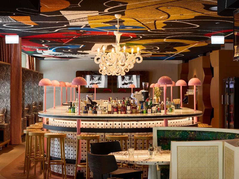 Bar
