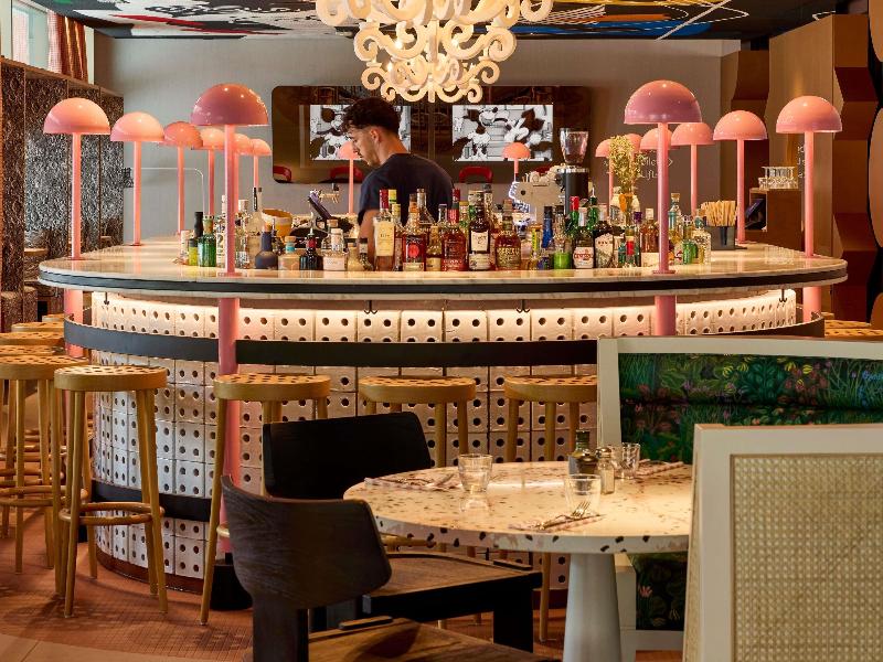 Bar