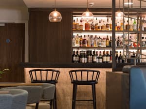thumbnail: Bar (on property)