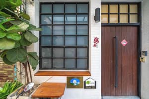 thumbnail: Front of property