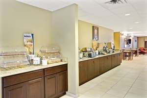 thumbnail: Breakfast area