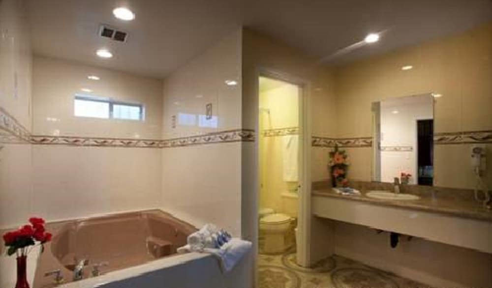 Jetted tub