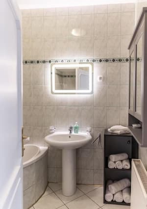 thumbnail: Bathroom