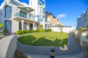 thumbnail: Property grounds