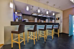 thumbnail: Bar (on property)